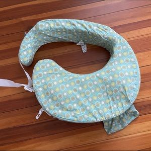 Lightly used My Brest Friend Deluxe Nursing Pillow